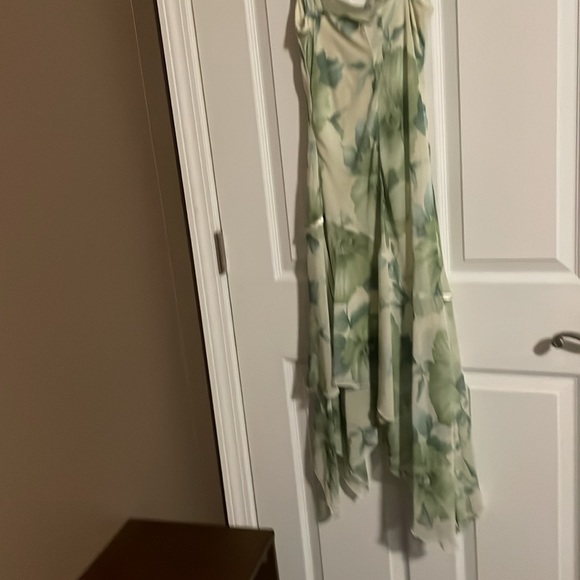 Beautiful Spring Dress - Picture 6 of 6